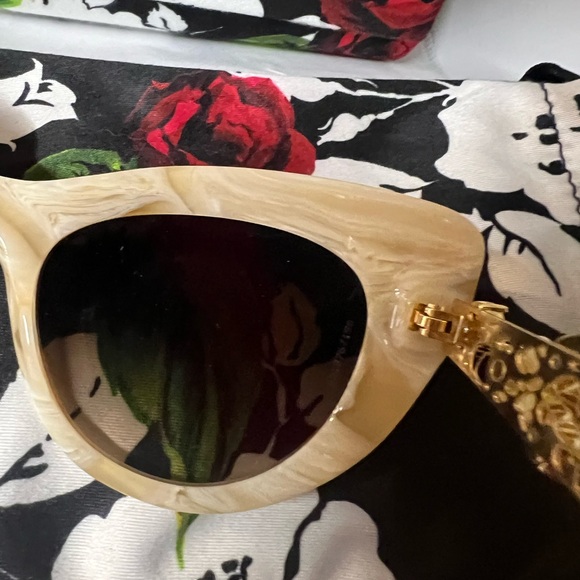 Rare dolce Gabbana sunglasses - Picture 4 of 6